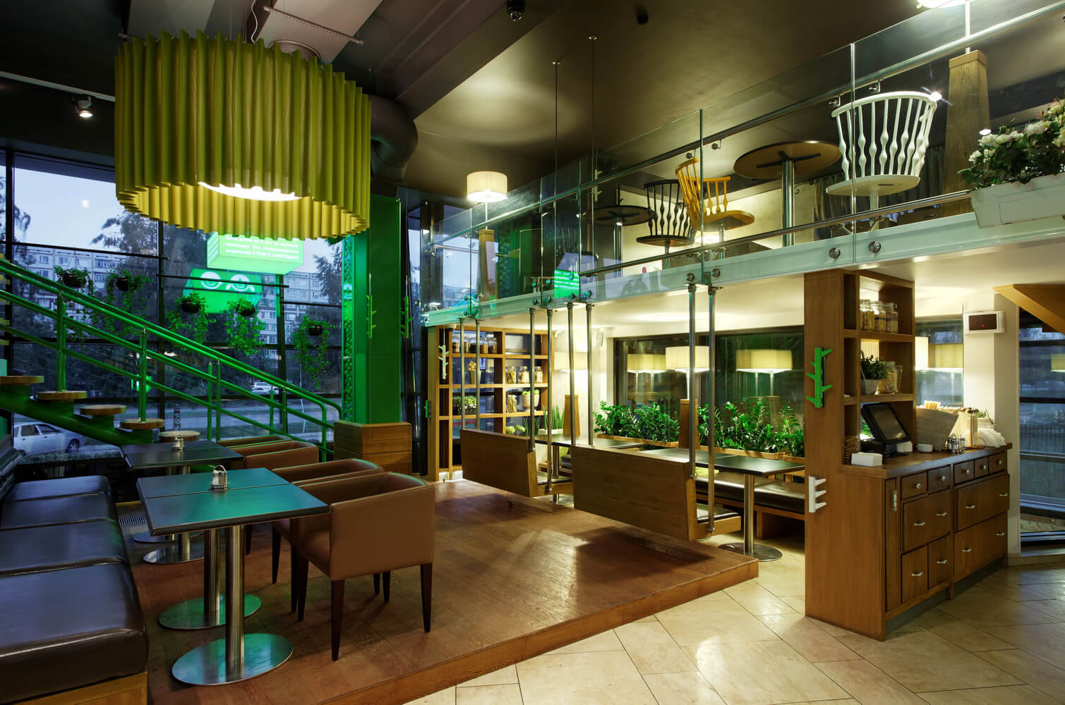 Увеличение площади помещения с помощью антресоли — один из способов повысить его стоимость Увеличение площади помещения с помощью антресоли — один из способов повысить его стоимость